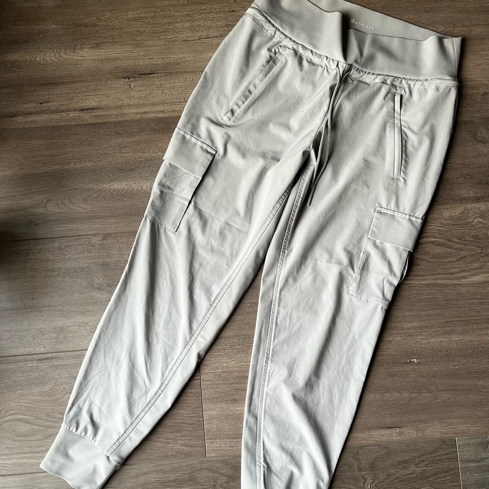 Athleta women’s Sutton jogger size 4
